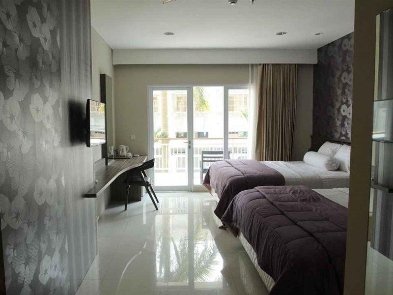 Aquarium Hotel Pangandaran Exterior foto